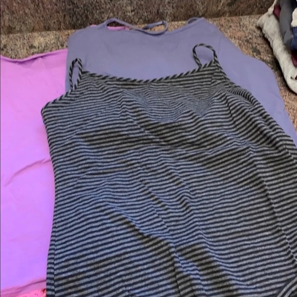 4 Liz Lange/Gap Maternity tops - Picture 2 of 3